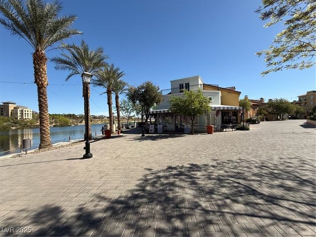 8 Hilltop Crest Street, Henderson, NV 89011