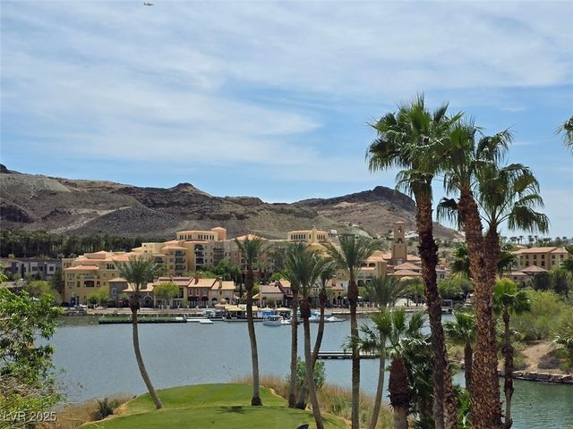 8 Hilltop Crest Street, Henderson, NV 89011