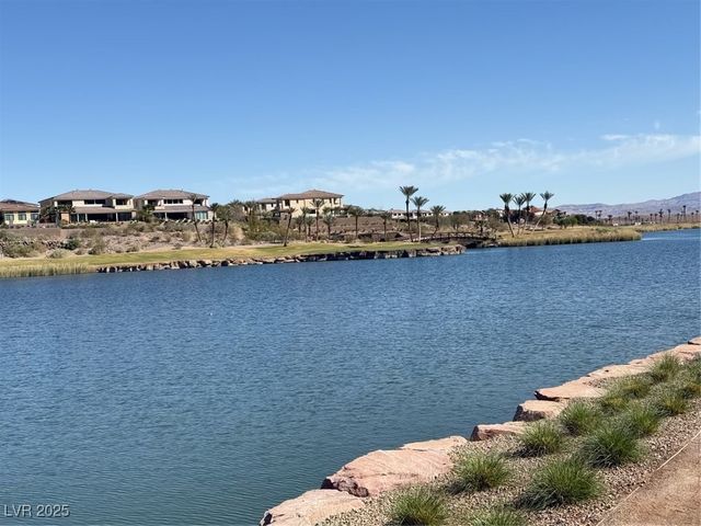 8 Hilltop Crest Street, Henderson, NV 89011