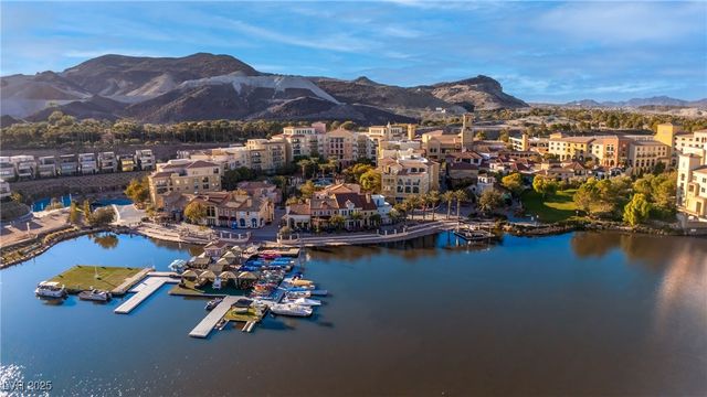 8 Hilltop Crest Street, Henderson, NV 89011