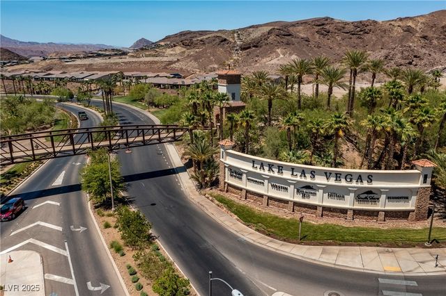 8 Hilltop Crest Street, Henderson, NV 89011