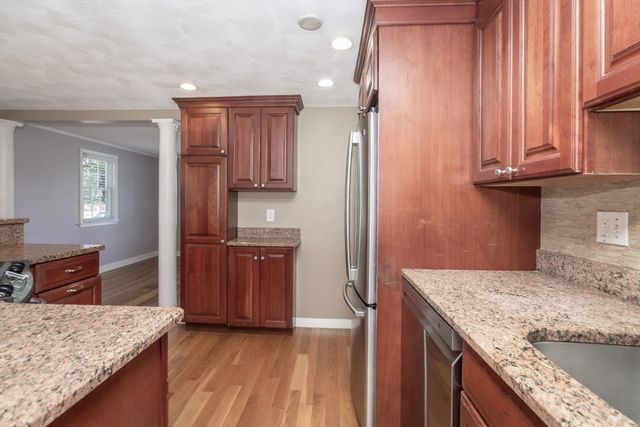 32 Hamilton Rd 32, Wakefield, MA 01880