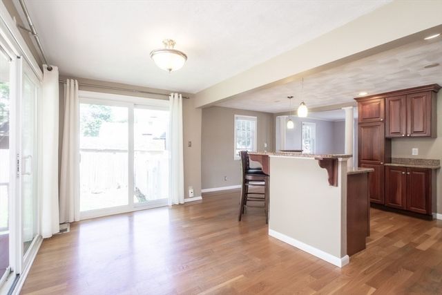 32 Hamilton Rd 32, Wakefield, MA 01880
