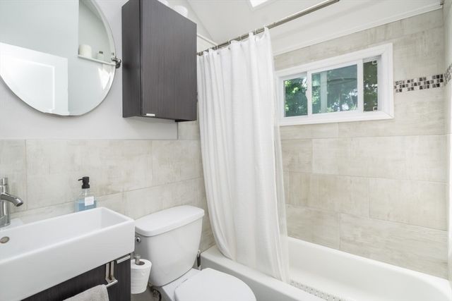 32 Hamilton Rd 32, Wakefield, MA 01880