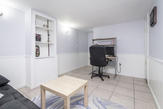 32 Hamilton Rd 32, Wakefield, MA 01880