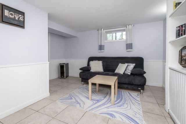 32 Hamilton Rd 32, Wakefield, MA 01880