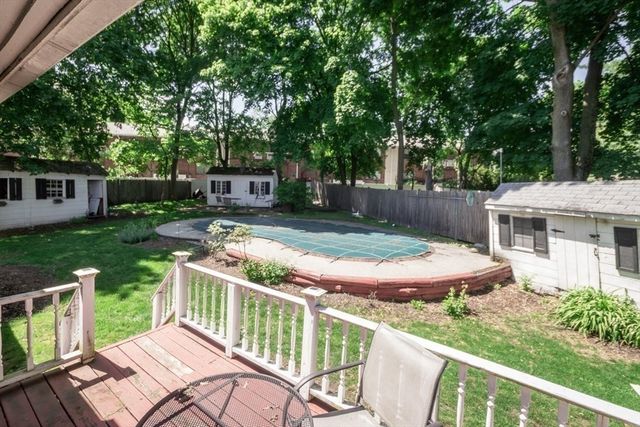 32 Hamilton Rd 32, Wakefield, MA 01880