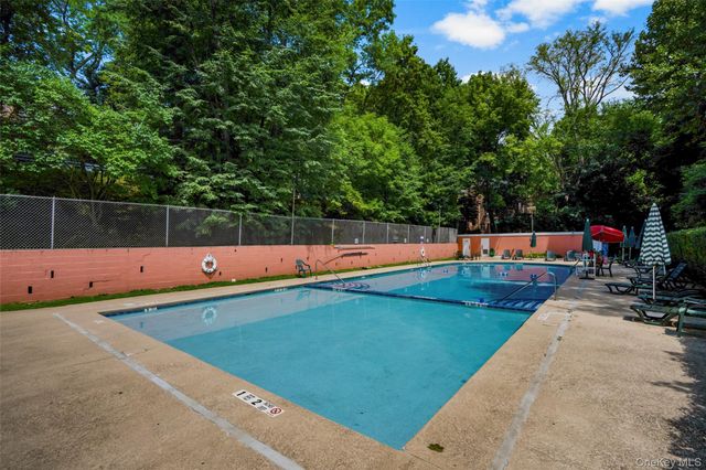 64 Rockledge Road Rockledge 2B, Hartsdale, NY 10530
