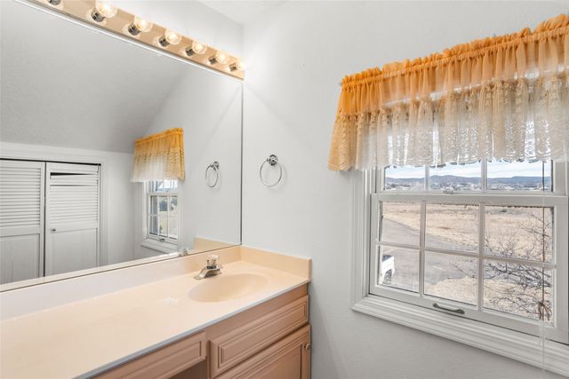 9 Jacinto Road, Santa Fe, NM 87508