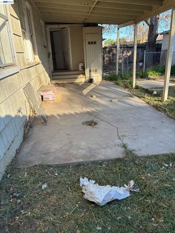 1614 Mono dr., Modesto, CA 94534