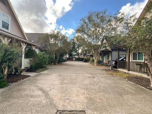 1324 Dennis Street, Houston, TX 77004