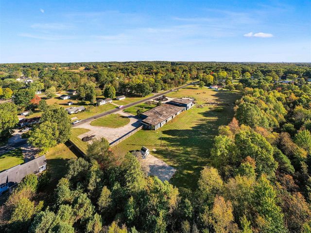 70700 Ironwood Drive, Niles, MI 49120