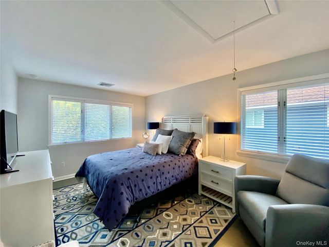 131 6th Street G, Greenport, NY 11944