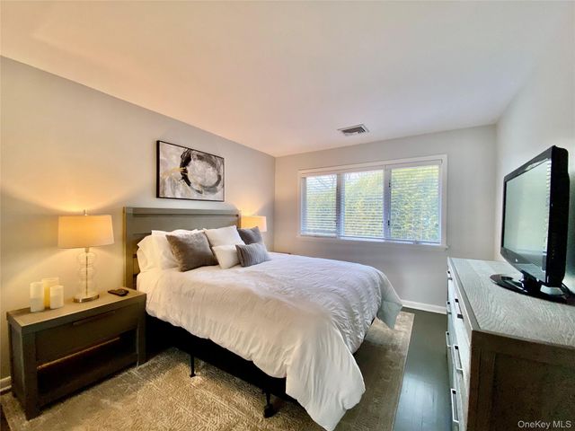 131 6th Street G, Greenport, NY 11944