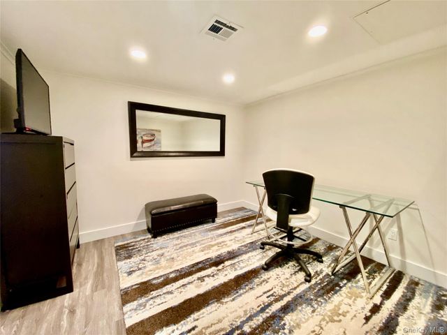 131 6th Street G, Greenport, NY 11944