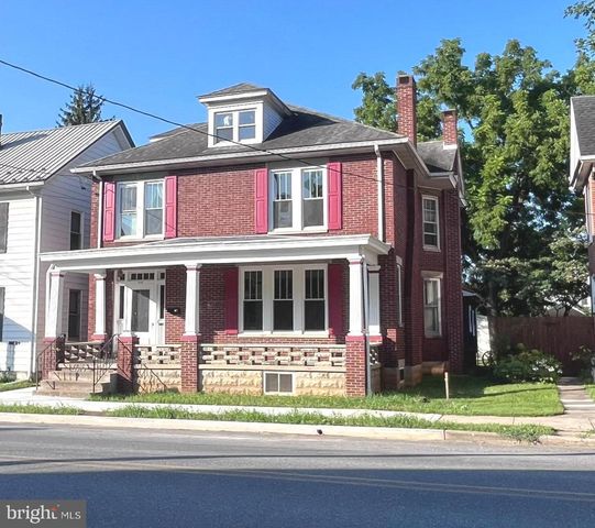 576 E KING STREET, Chambersburg, PA 17201