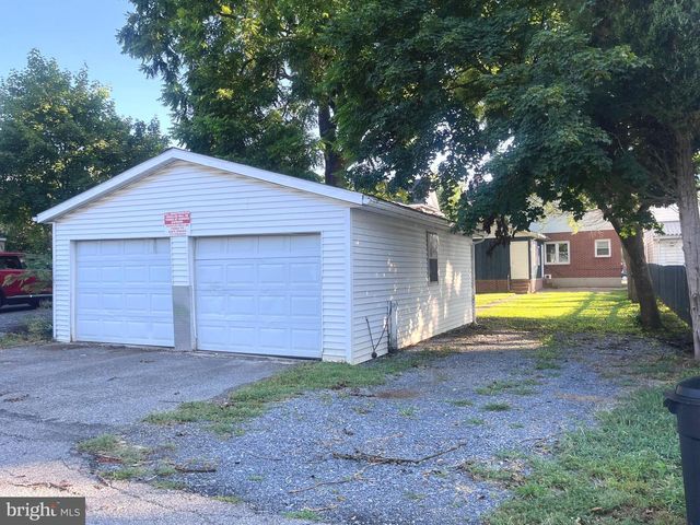 576 E KING STREET, Chambersburg, PA 17201