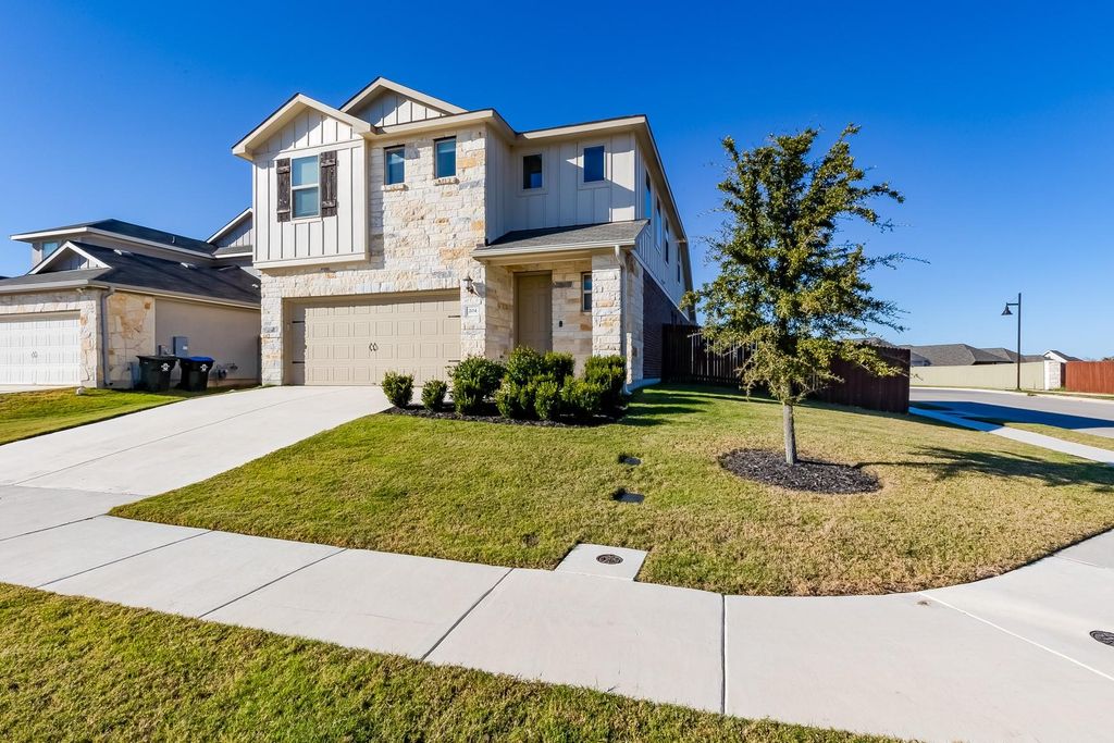 204 Mountain Valley ST, Georgetown, TX 78628