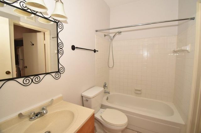 6602 Harbor Town Drive 605, Houston, TX 77036