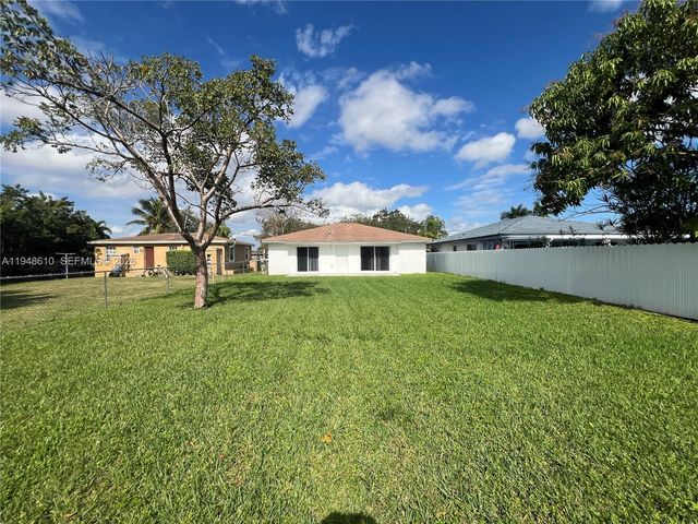 12254 SW 217th St, Miami, FL 33170