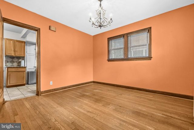 1700 DOUGLAS ST NE, Washington, DC 20018