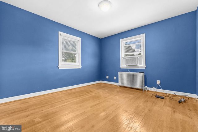 1700 DOUGLAS ST NE, Washington, DC 20018