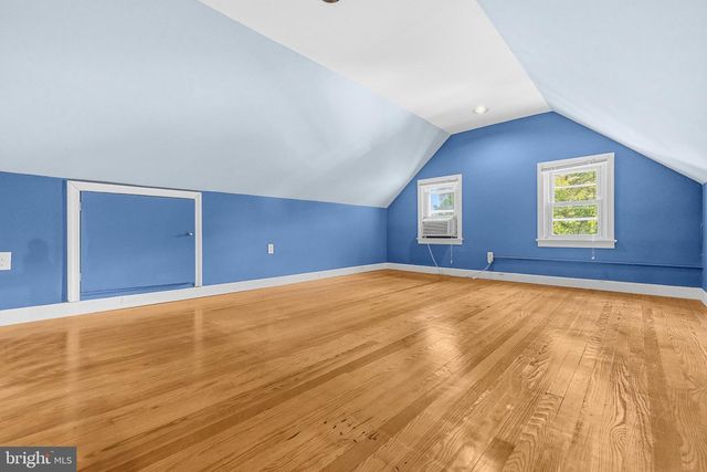 1700 DOUGLAS ST NE, Washington, DC 20018