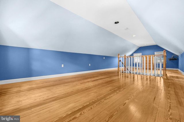 1700 DOUGLAS ST NE, Washington, DC 20018