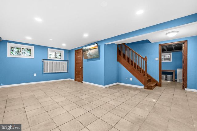 1700 DOUGLAS ST NE, Washington, DC 20018
