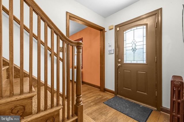 1700 DOUGLAS ST NE, Washington, DC 20018
