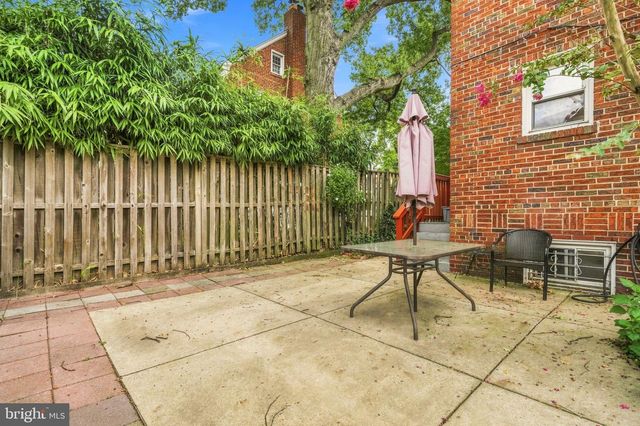 1700 DOUGLAS ST NE, Washington, DC 20018