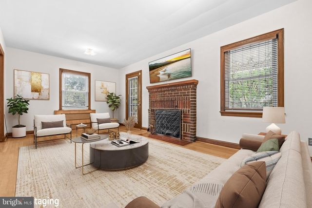 1700 DOUGLAS ST NE, Washington, DC 20018
