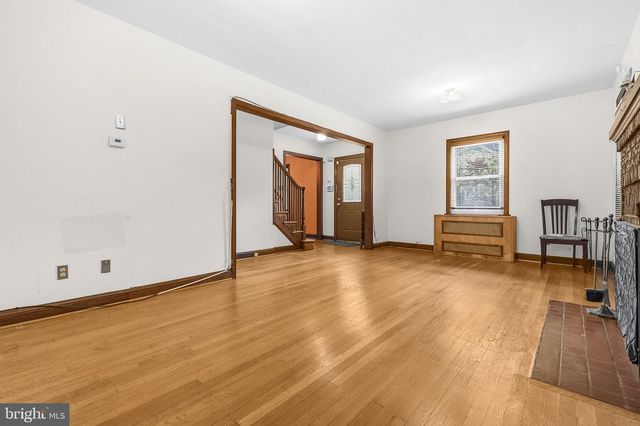 1700 DOUGLAS ST NE, Washington, DC 20018