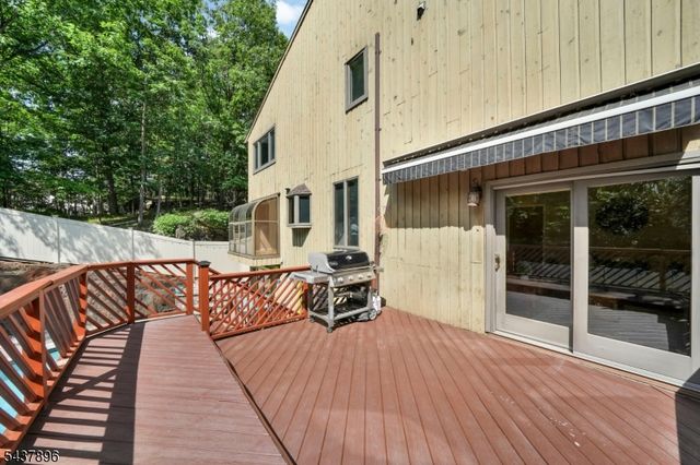 72 Agawam Dr, Wayne Twp., NJ 07470