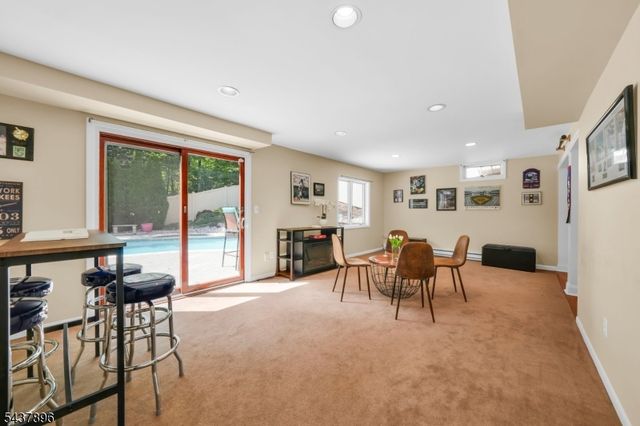 72 Agawam Dr, Wayne Twp., NJ 07470