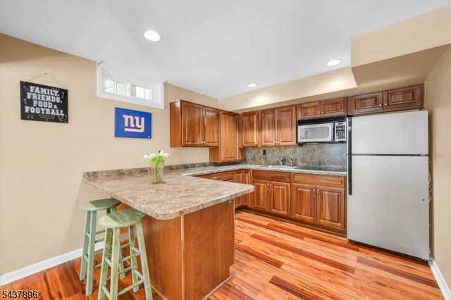 72 Agawam Dr, Wayne Twp., NJ 07470
