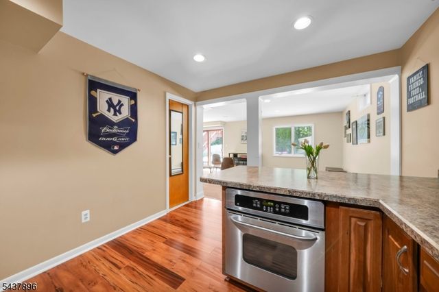 72 Agawam Dr, Wayne Twp., NJ 07470