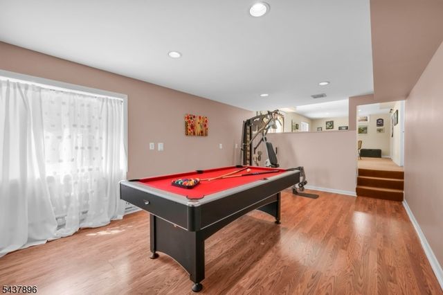 72 Agawam Dr, Wayne Twp., NJ 07470