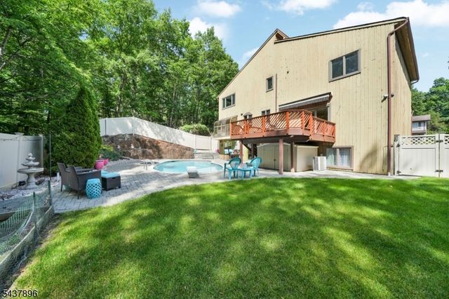 72 Agawam Dr, Wayne Twp., NJ 07470