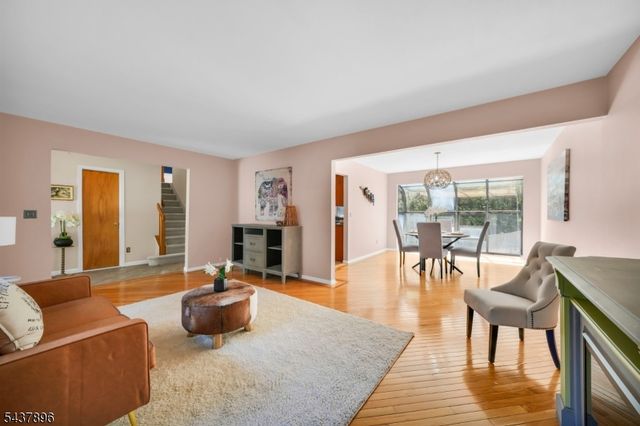 72 Agawam Dr, Wayne Twp., NJ 07470