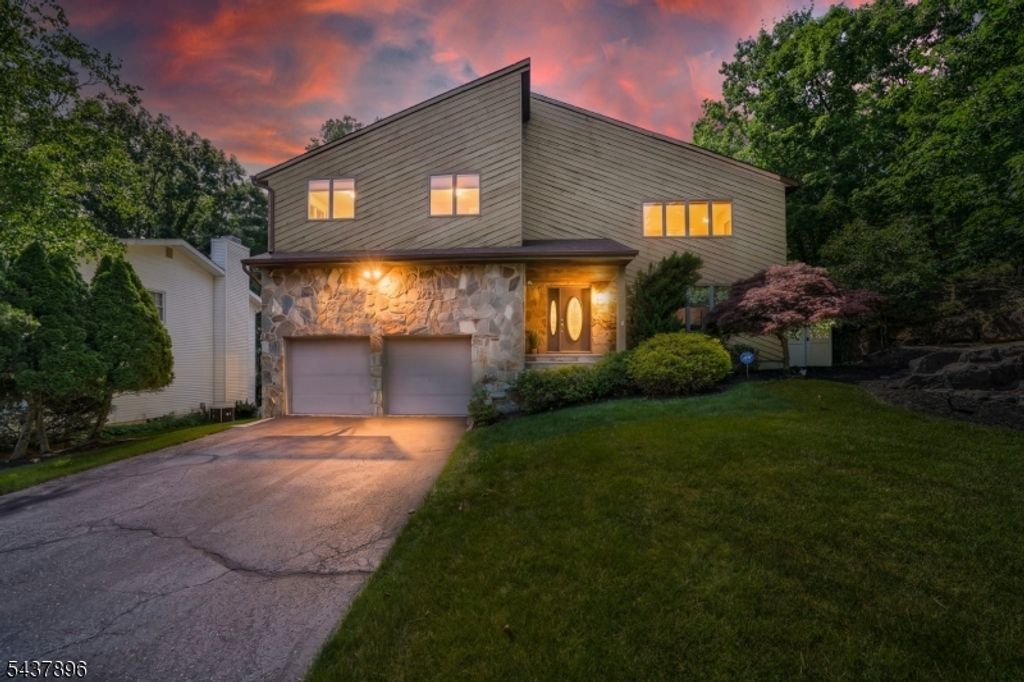 72 Agawam Dr, Wayne Twp., NJ 07470