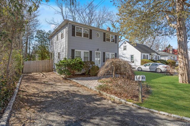 42 E 16th Street, Huntington Station, NY 11746