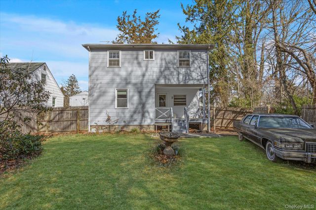 42 E 16th Street, Huntington Station, NY 11746