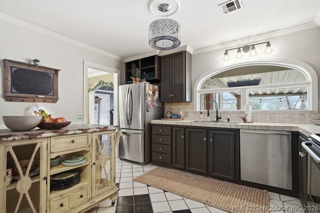 4149 S St Louis Avenue, Tulsa, OK 74105