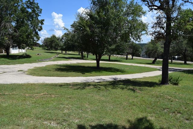 217 S Ball Dr, Kerrville, TX 78028