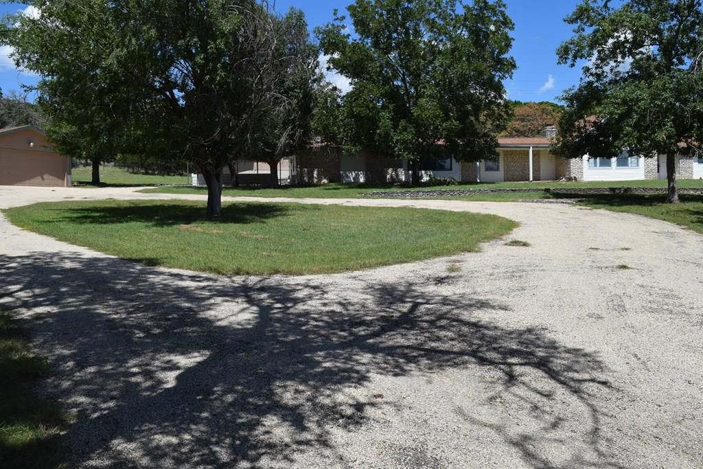 217 S Ball Dr, Kerrville, TX 78028
