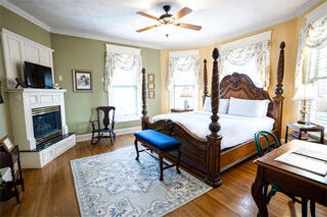 900 E Walnut Street, Springfield, MO 65806