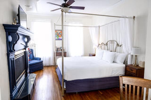 900 E Walnut Street, Springfield, MO 65806