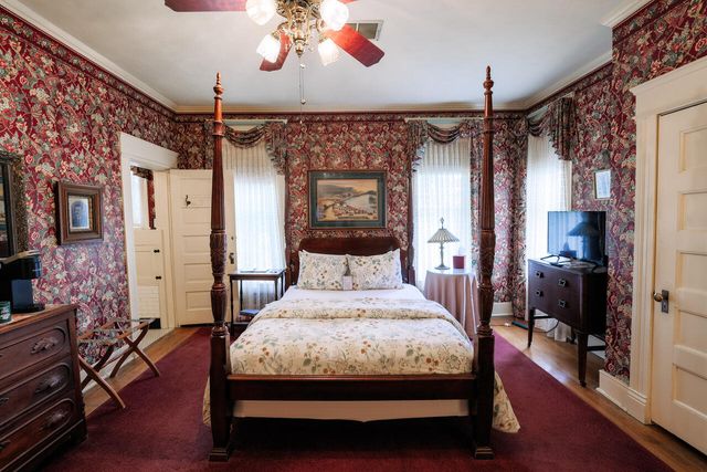 900 E Walnut Street, Springfield, MO 65806