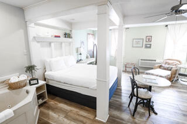 900 E Walnut Street, Springfield, MO 65806